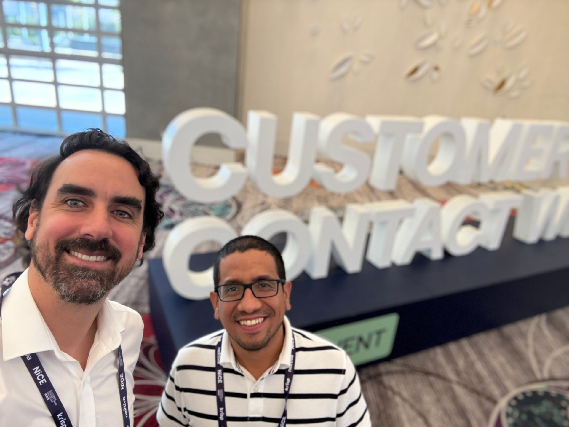 Compartiendo la experiencia en Customer Contact Week.